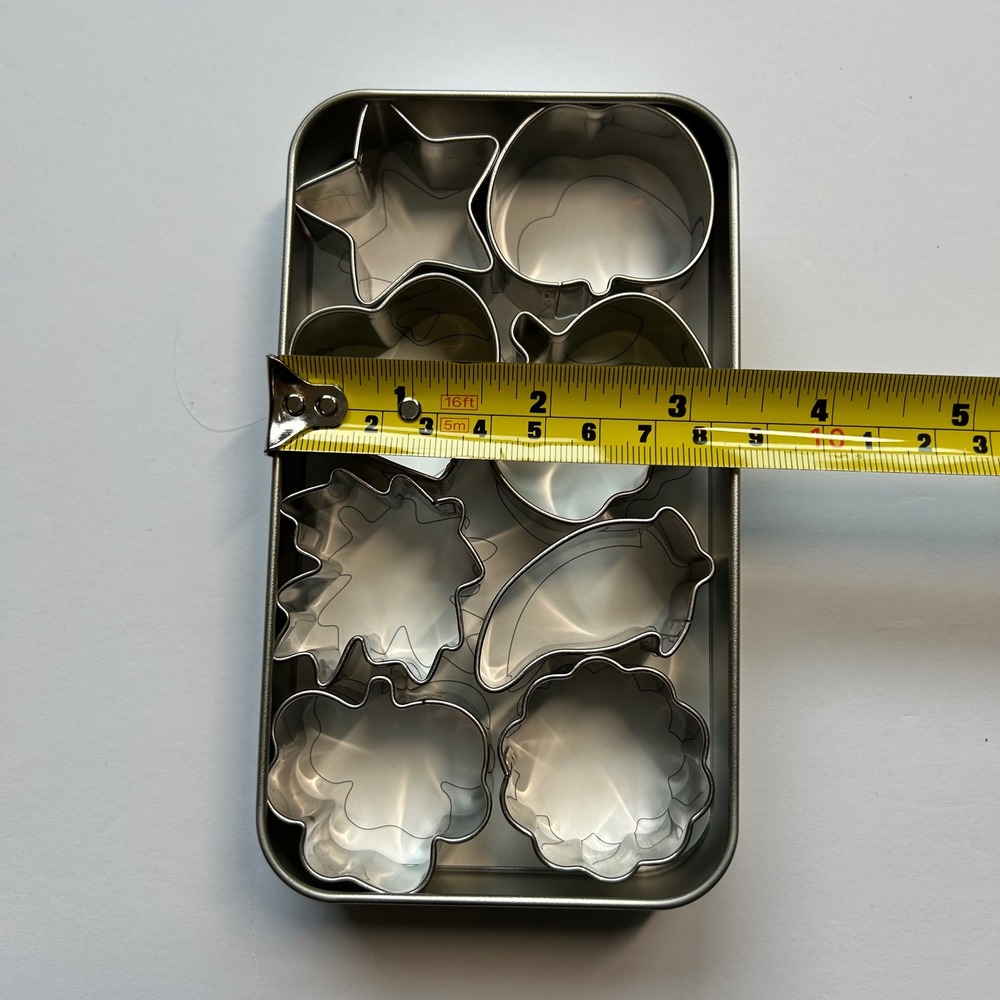Pampered Chef Creative Cutters Set of 8 Stainless Steel Mini Cookie Cutters Tin - Picture 4 of 10